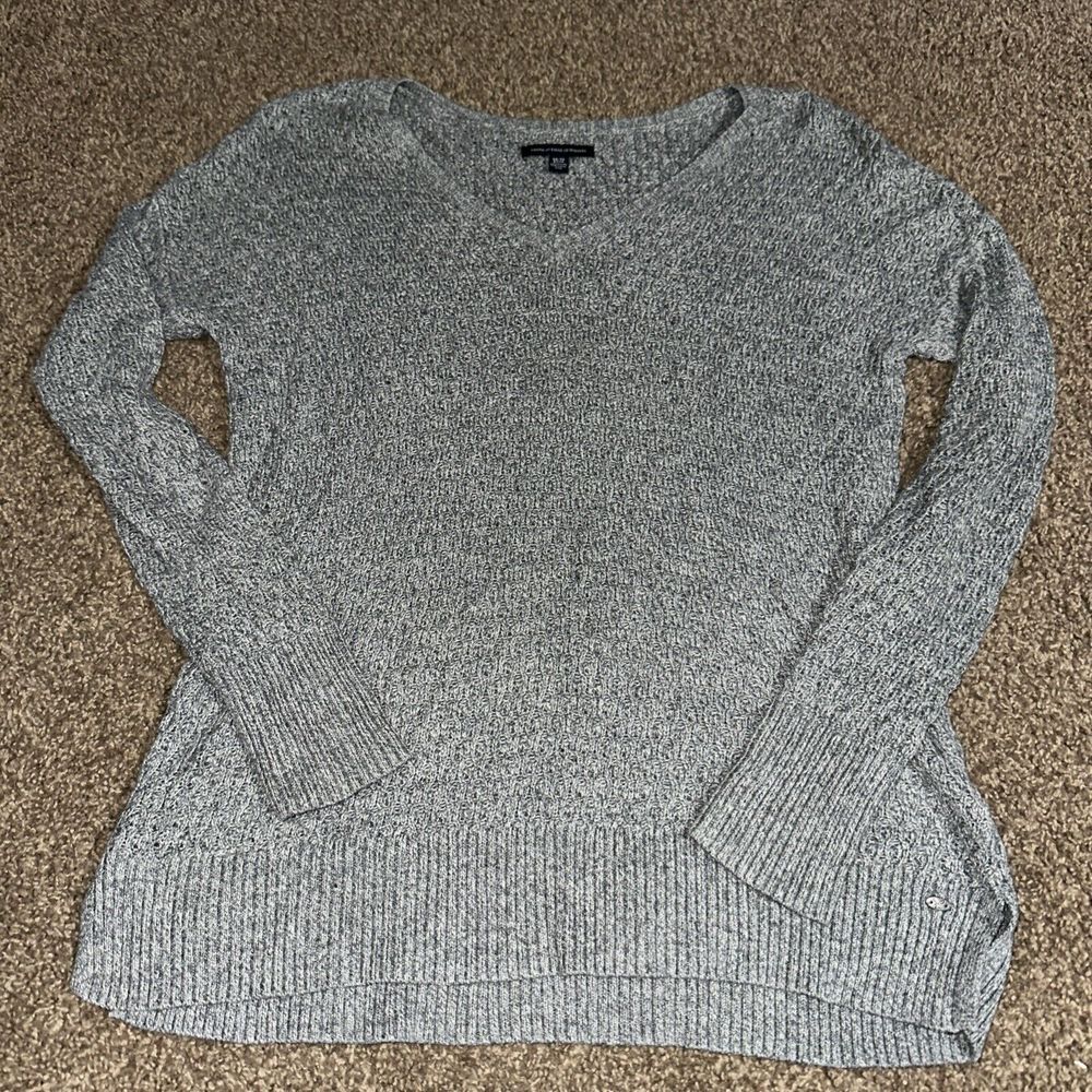American Eagle Womens Pullover Sweater V Neck Long Sleeve Gray Knit Size X-Small